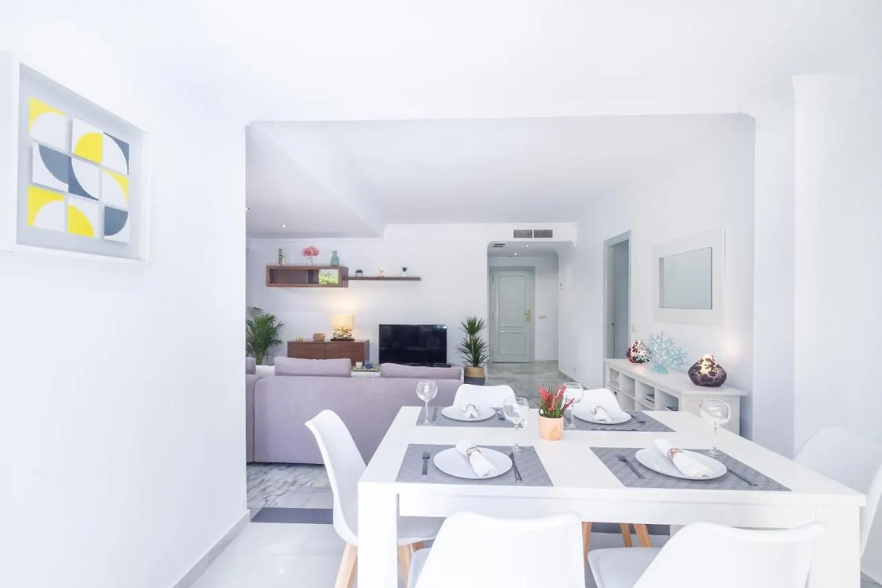 Marbella Banus Suites - Golden Beach Marbella Suite Apartment