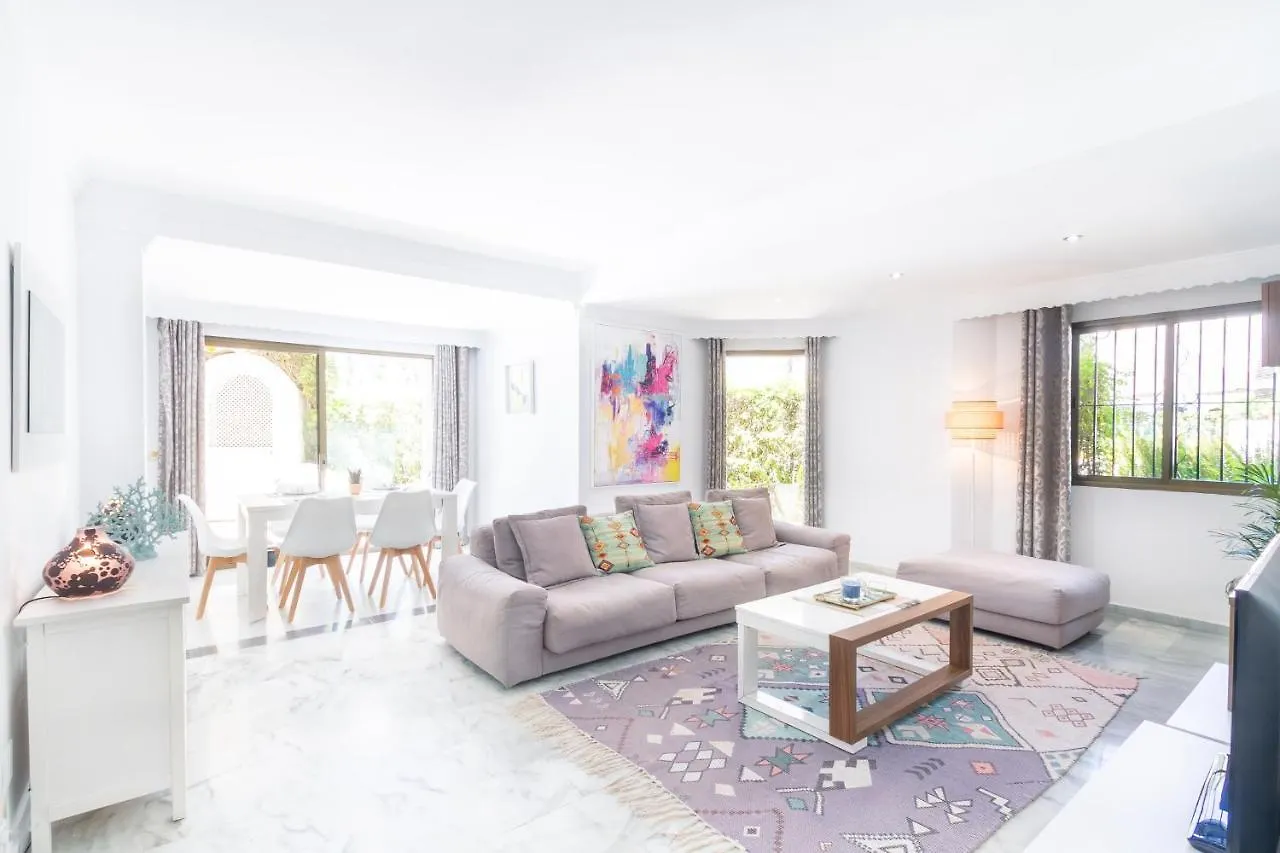 Marbella Banus Suites - Golden Beach Marbella Suite Apartment